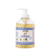 Liquid soap Sardinian flowers and berries Derived from Olive Oil Contains Vitamin E with known antioxidant properties With natural essential oils of rosemary, lemon, lavender, petitgrain, sweet orange Delicate mixture: generates a soft and compact foam, it hydrolyses in water keeping the dermal pH and the hydrolipidic film unaltered Suitable for sensitive and delicate skins MADE IN ITALY